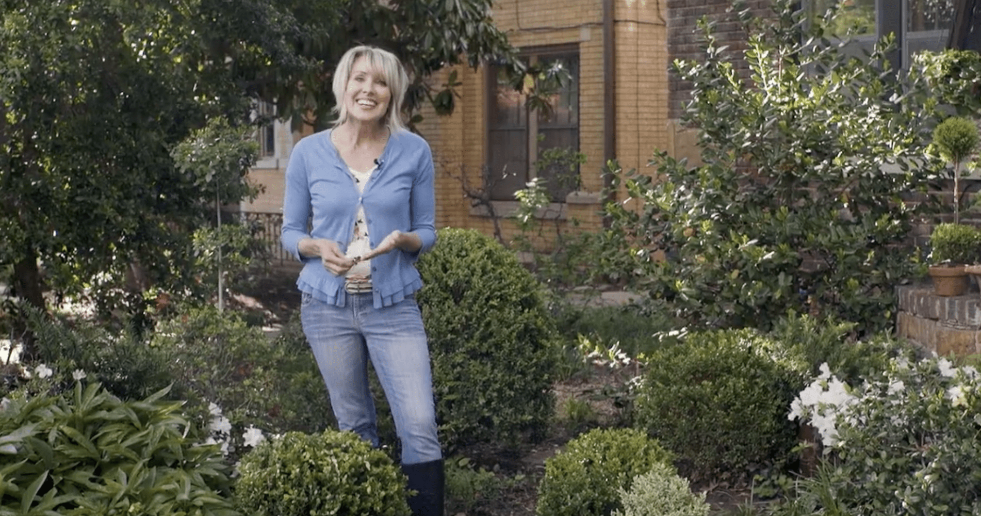 Video: Year-Round Green and White Garden with Encore Azaleas